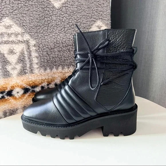 Free People Tori Padded Moto Black Leather Pull-On Lug Sole Ankle Boots Size 39 - Picture 5 of 9